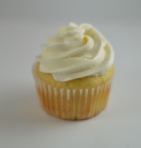 vanilla cupcake with vanilla buttercream
